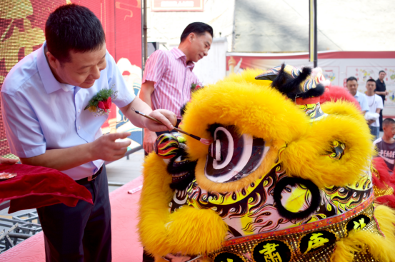 �������L(zh��ng)����{�c(di��n)��